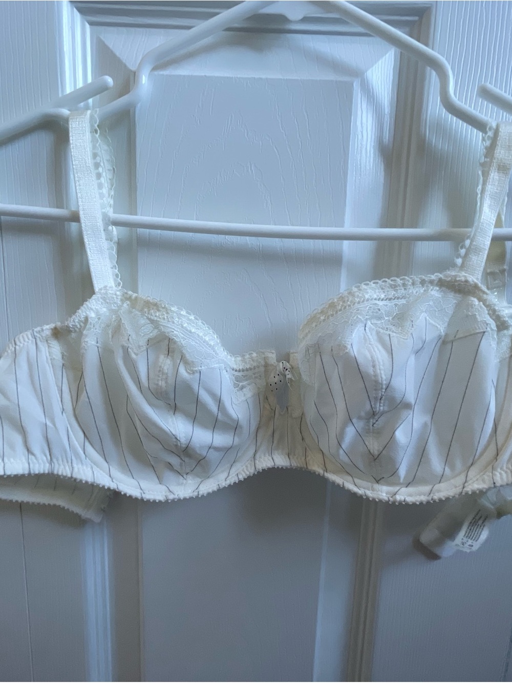 Chantelle Ivory Trim Bra with Pinstripes
